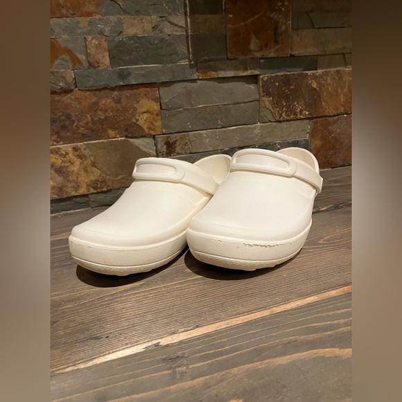 CROCS - Picture 5 of 5